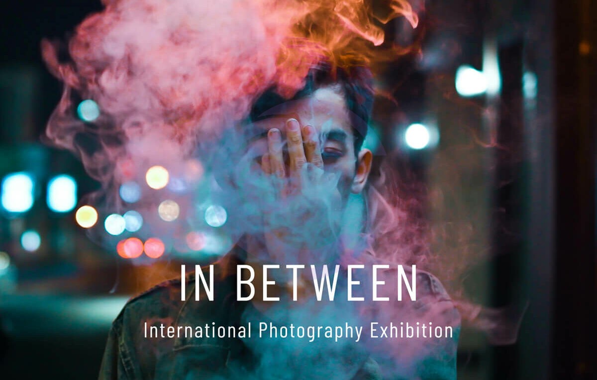 «In Between»؛ روایت عکاسانه از لحظههای میانِ رفتن و آمدن